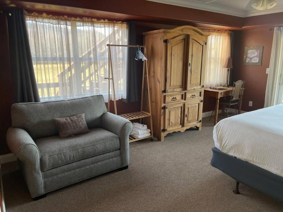 Little River Guest House At Tennessee Riverplace ชัททานูกา ภายนอก รูปภาพ
