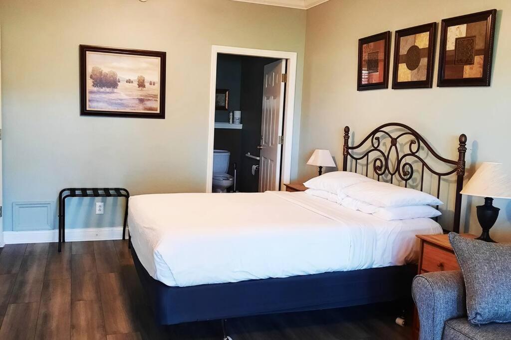 Little River Guest House At Tennessee Riverplace ชัททานูกา ภายนอก รูปภาพ